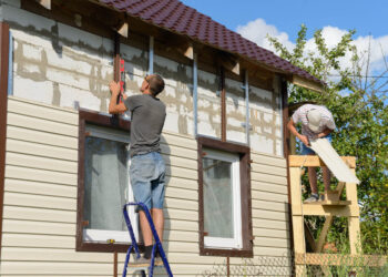 Vinyl Siding: Costs and Key Considerations, Explained (2025)